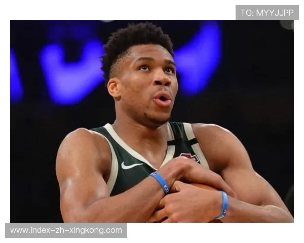 字母哥儿童节带队活动,暖男形象登顶热搜 字母哥儿童节带队活动,暖男形象登顶热搜