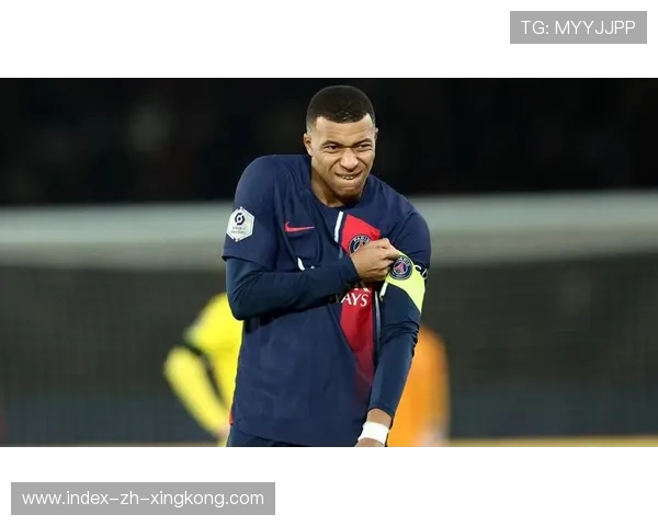 姆巴佩小角度射门破网，全场再度起立